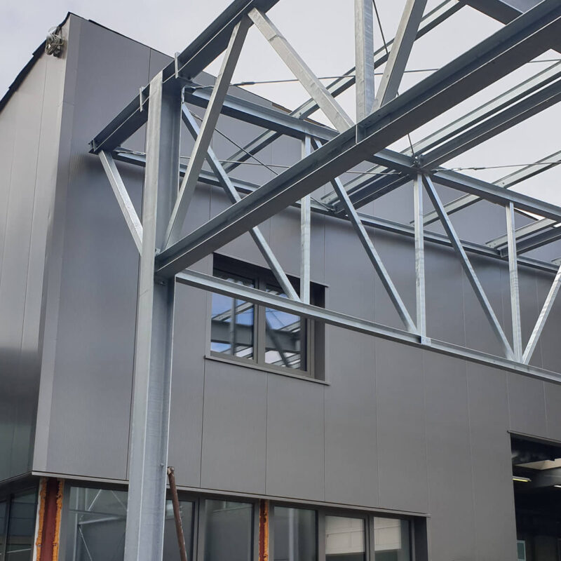 Industriebau: vom Fundament bis zur Dachkonstruktion